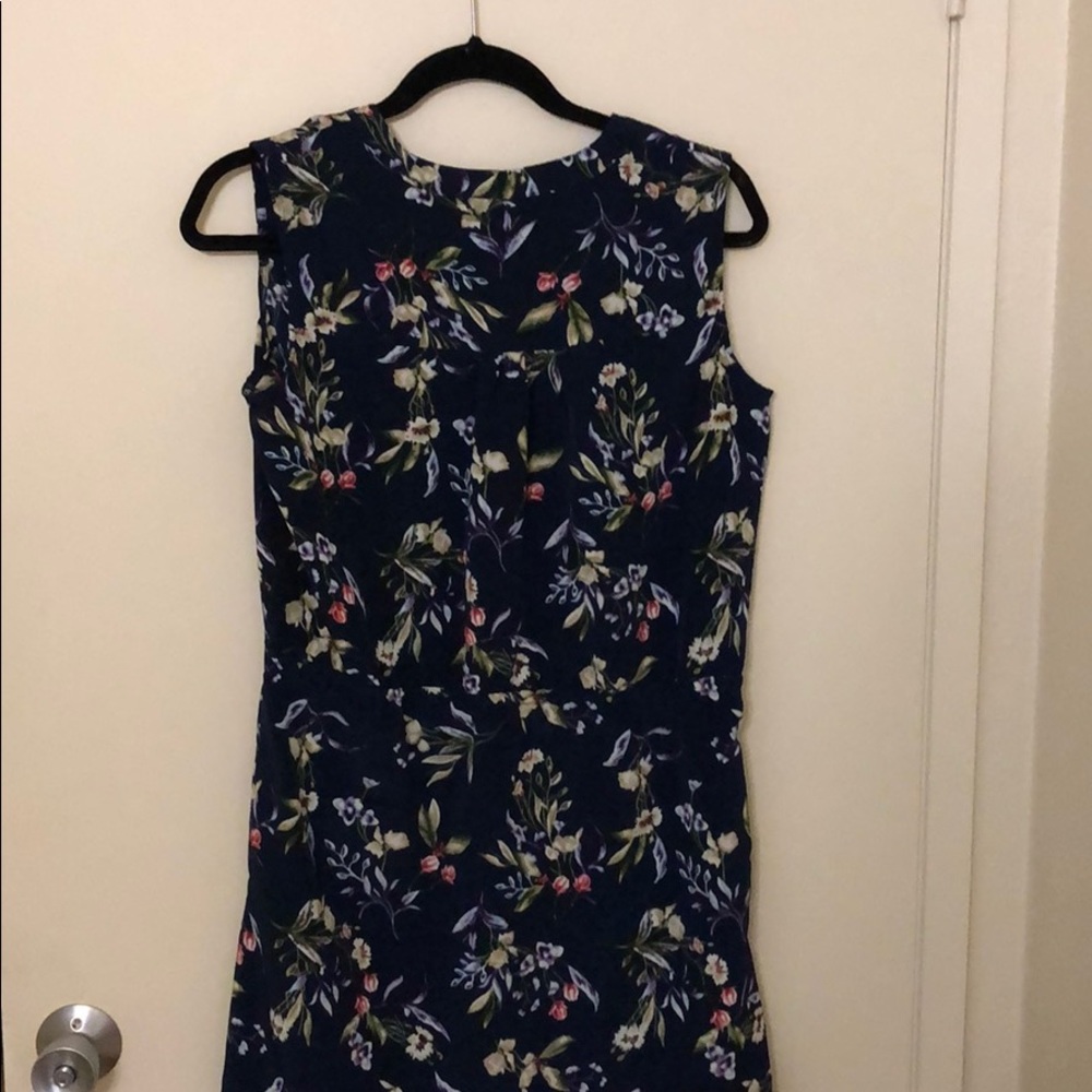 Woman’s blue flower dress. - Picture 2 of 3